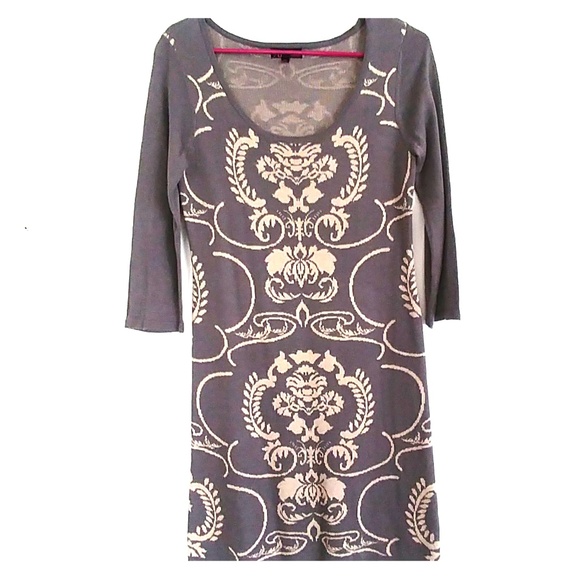 Dresses & Skirts - Light gray scoop neck patterned sweater dress
